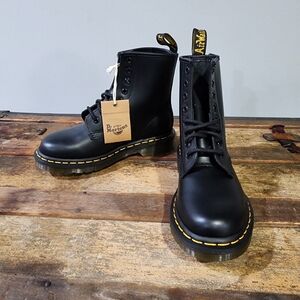 NWT Dr Marten 1460 Grunge Goth Punk Y2K 8-Eye Black Combat Style Lace Up Boots.5